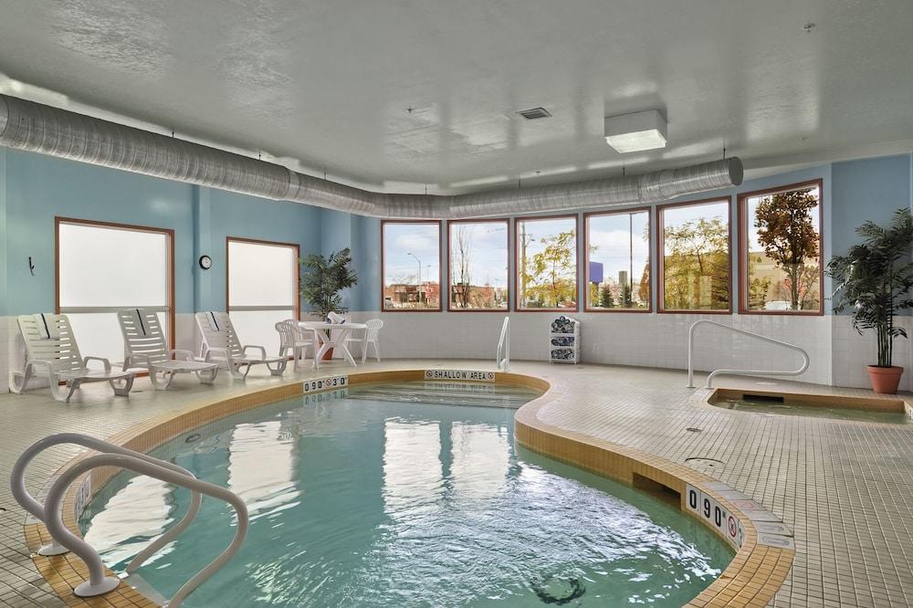 Super 8 By Wyndham Barrie South Hotel Buitenkant foto