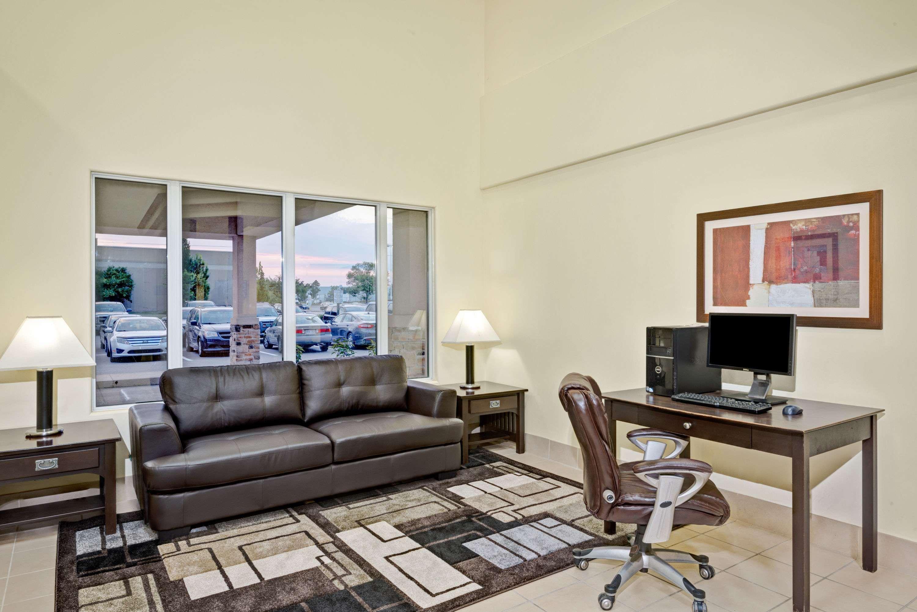 Super 8 By Wyndham Barrie South Hotel Buitenkant foto