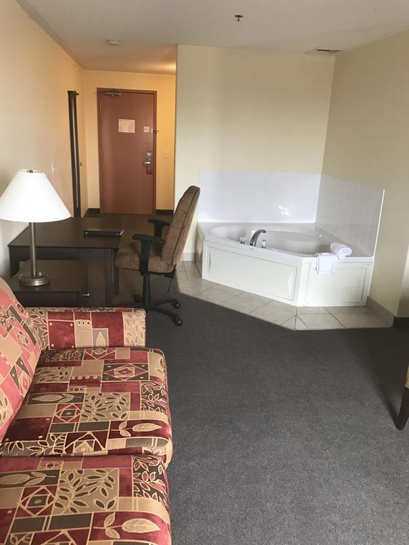 Super 8 By Wyndham Barrie South Hotel Buitenkant foto