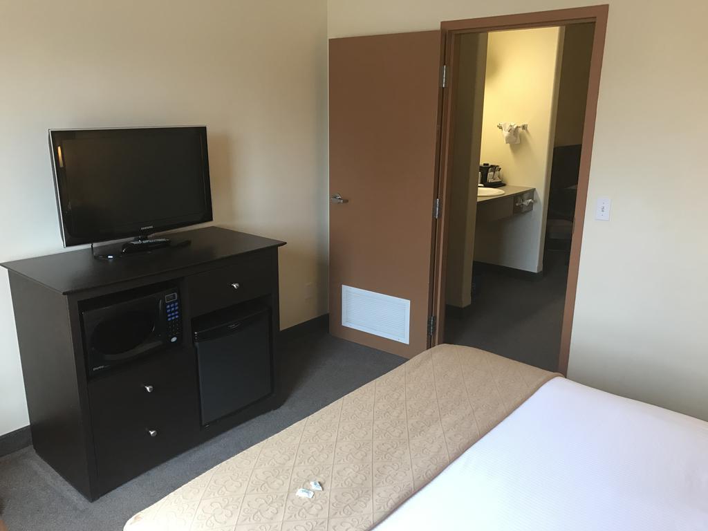 Super 8 By Wyndham Barrie South Hotel Buitenkant foto