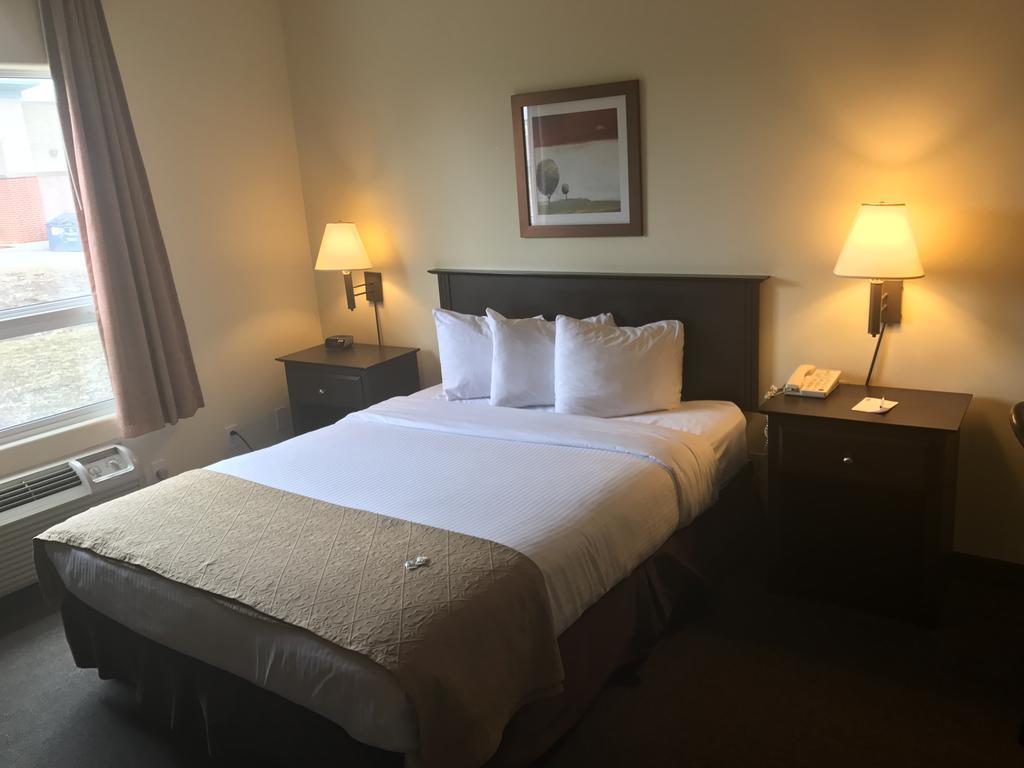 Super 8 By Wyndham Barrie South Hotel Buitenkant foto