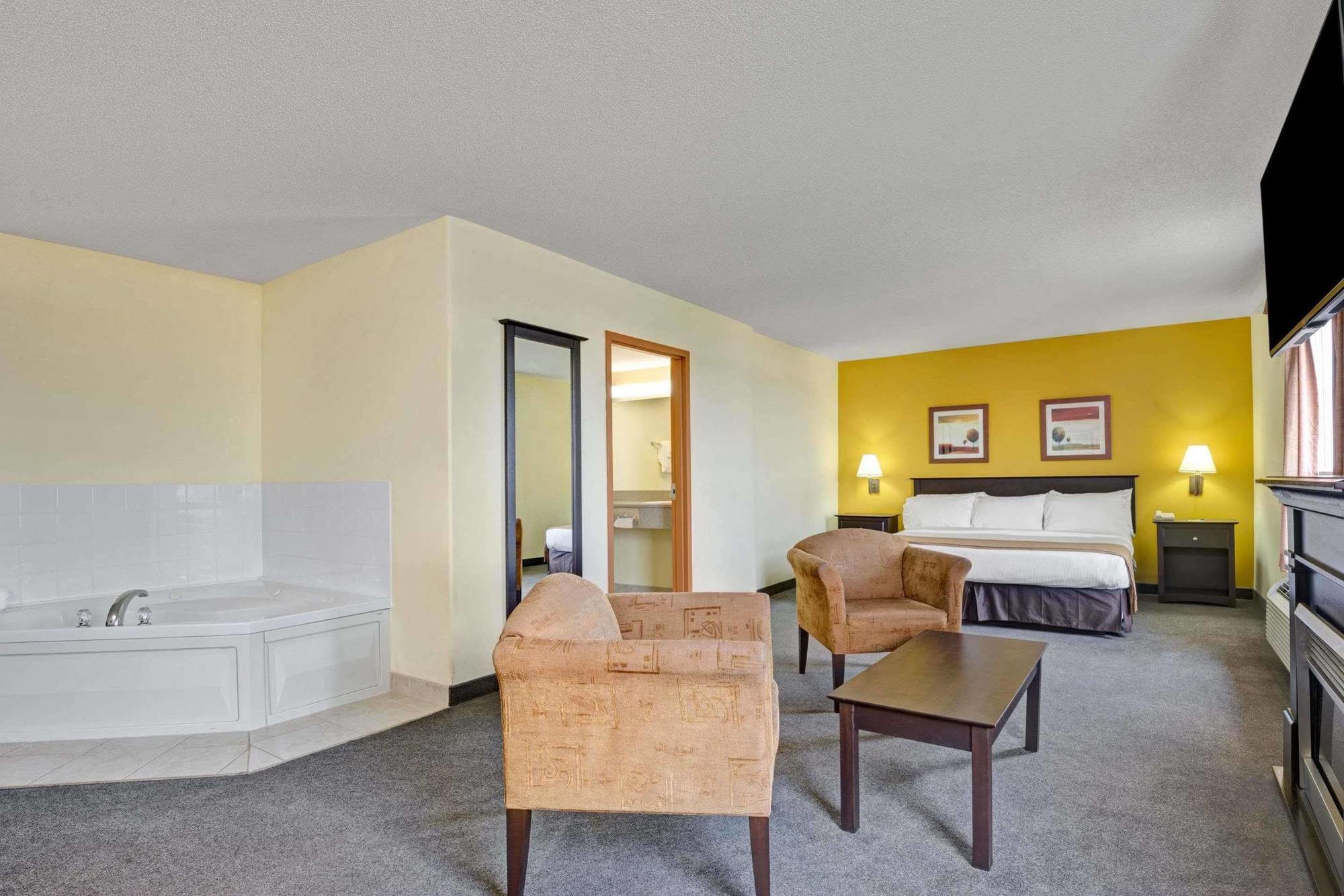 Super 8 By Wyndham Barrie South Hotel Buitenkant foto