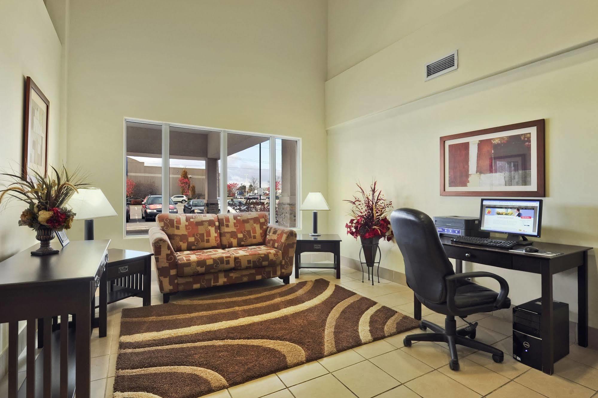 Super 8 By Wyndham Barrie South Hotel Buitenkant foto